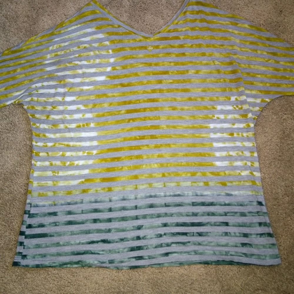 Women's prAna tie dyed short sleeve shirt
